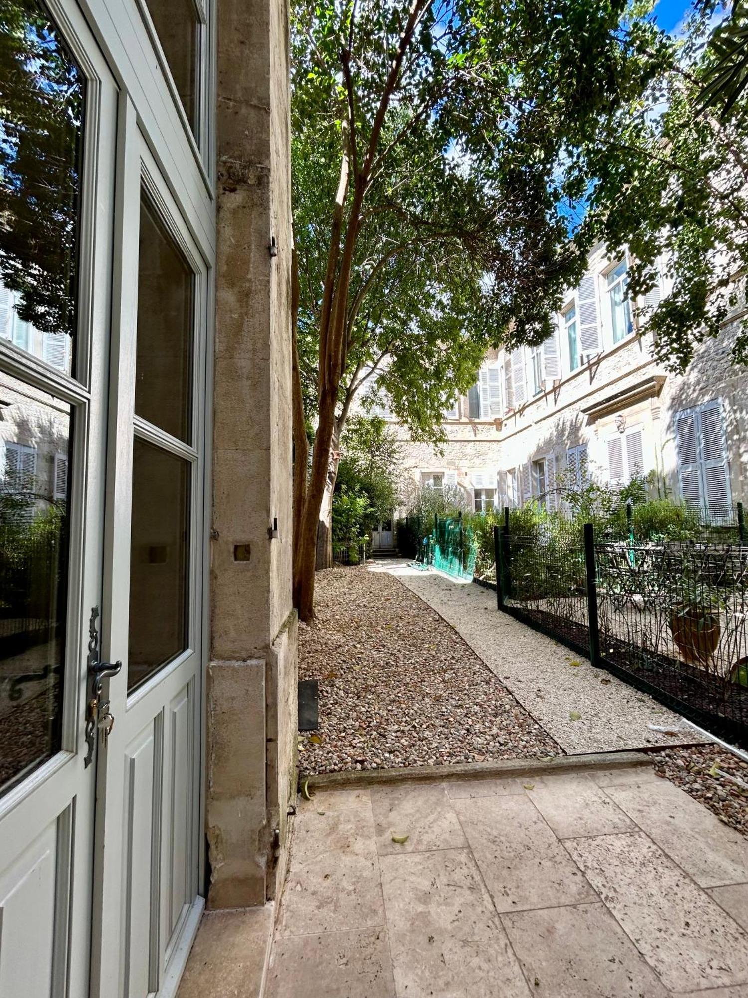 Le Pavillon Des Arenes - Jardin Et Terrasse Prives