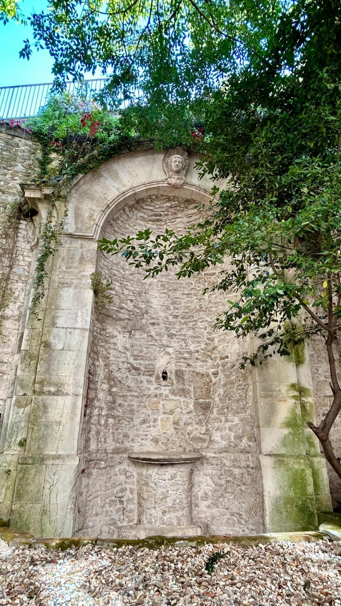 Le Pavillon Des Arenes - Jardin Et Terrasse Prives Nîmes